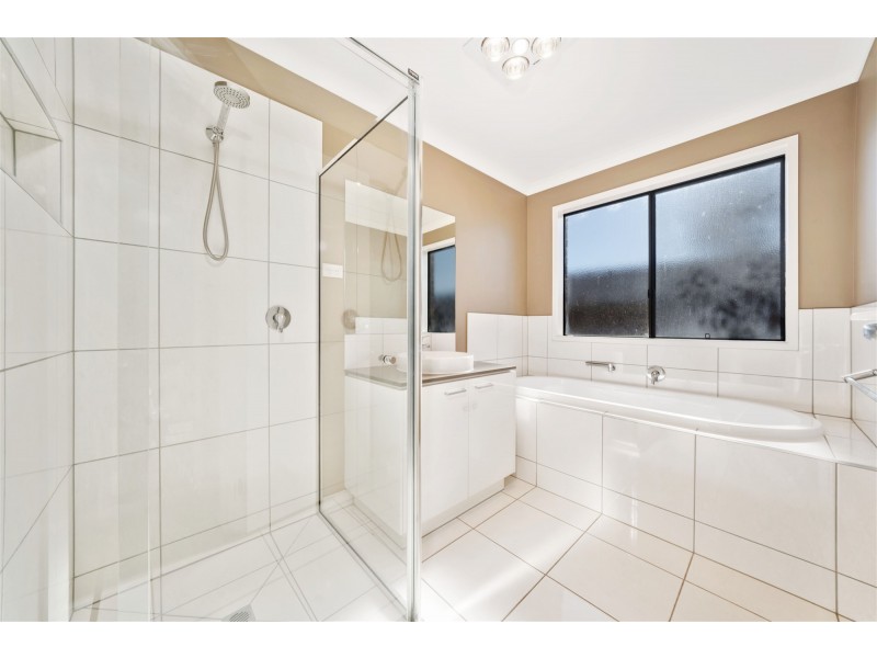 2 Green Gully Road, Clyde VIC 3978