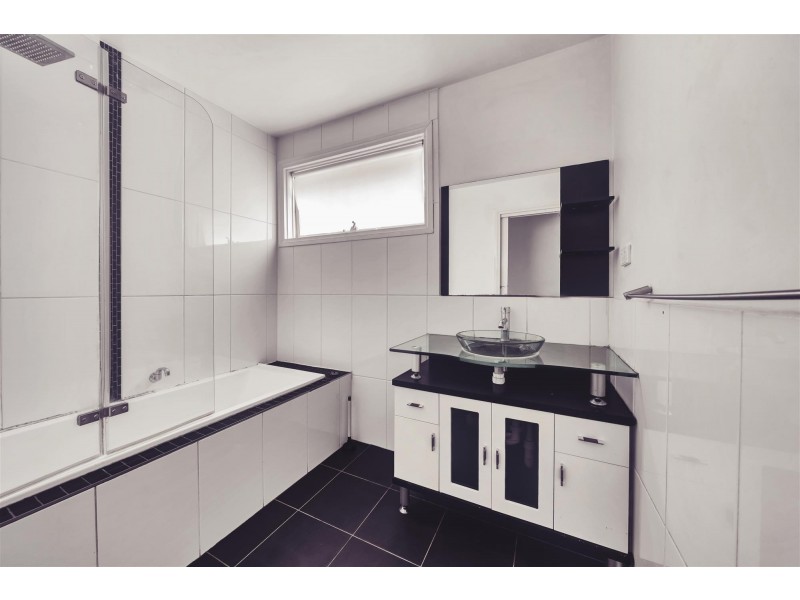 6 Latrobe Street, Cranbourne VIC 3977