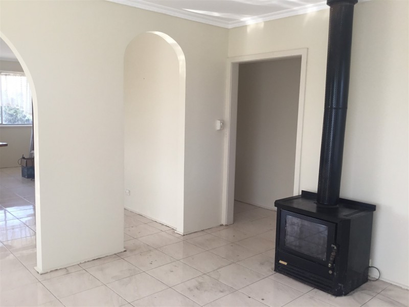 33  Meadow Road, Devon Meadows VIC 3977