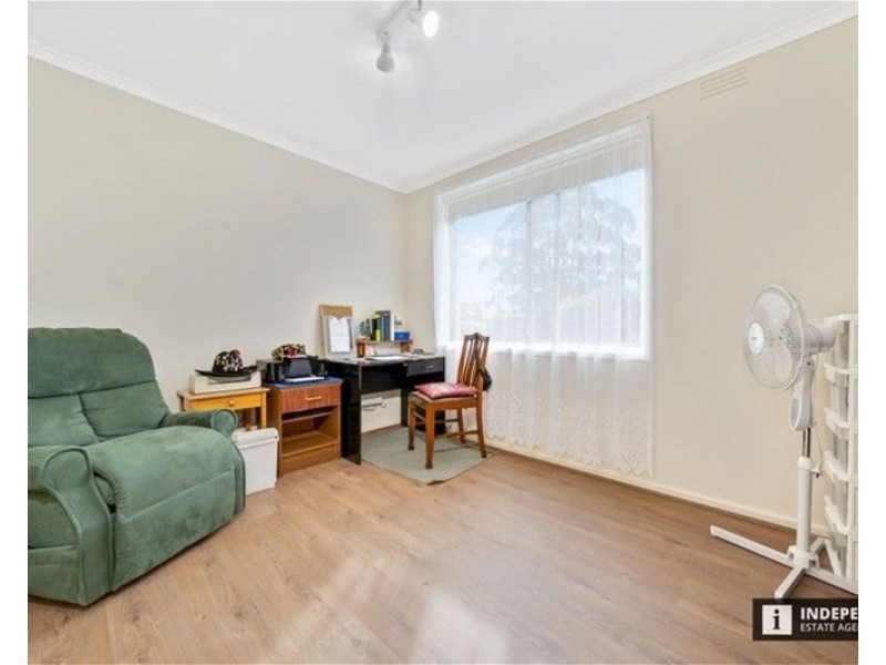 48 Valepark Crescent, Cranbourne VIC 3977