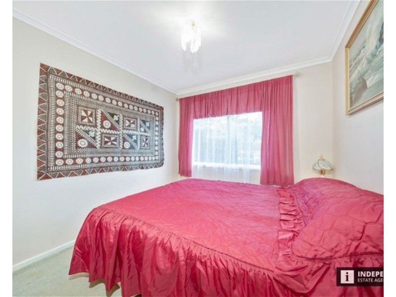 48 Valepark Crescent, Cranbourne VIC 3977