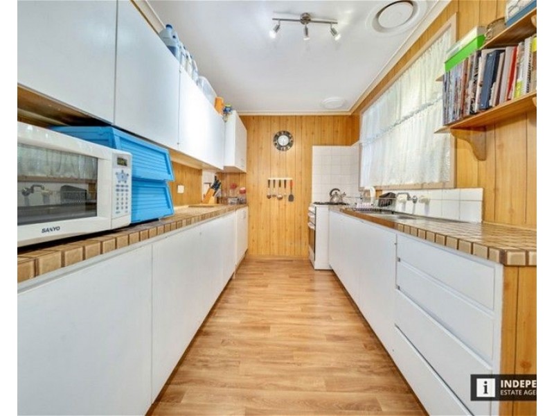 48 Valepark Crescent, Cranbourne VIC 3977