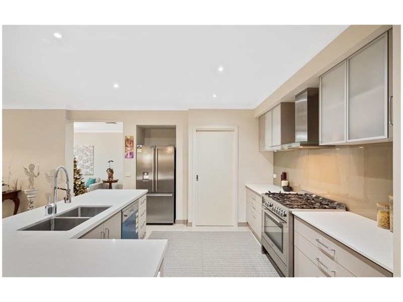 10 Warranooke street, Melton South VIC 3338