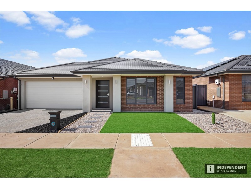82 Old Bridge blvd, Melton South VIC 3338