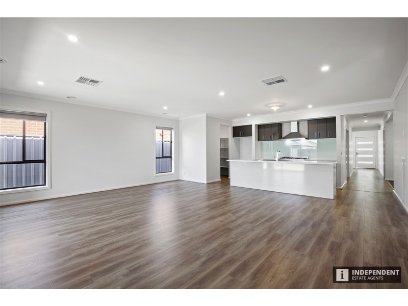 82 Old Bridge blvd, Melton South VIC 3338