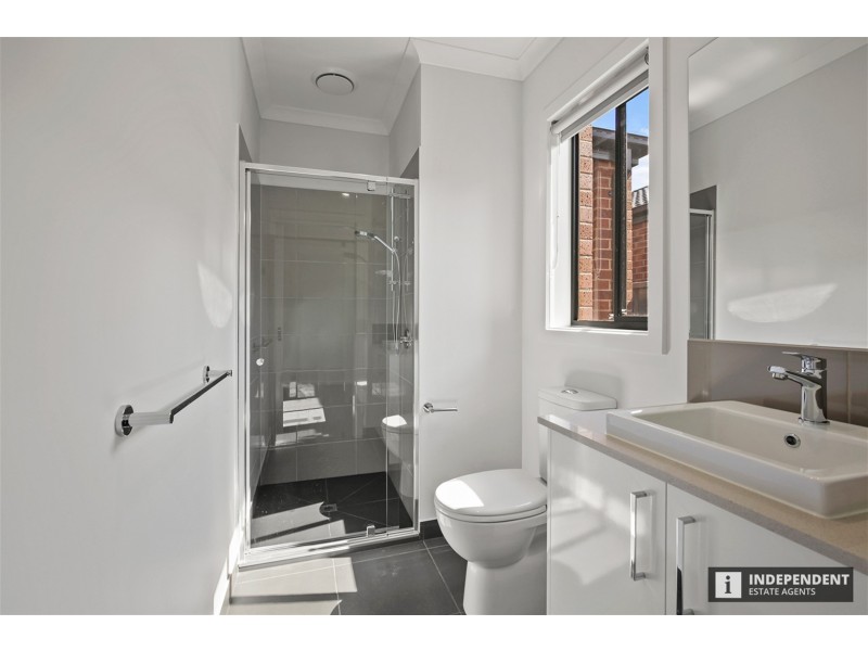 82 Old Bridge blvd, Melton South VIC 3338