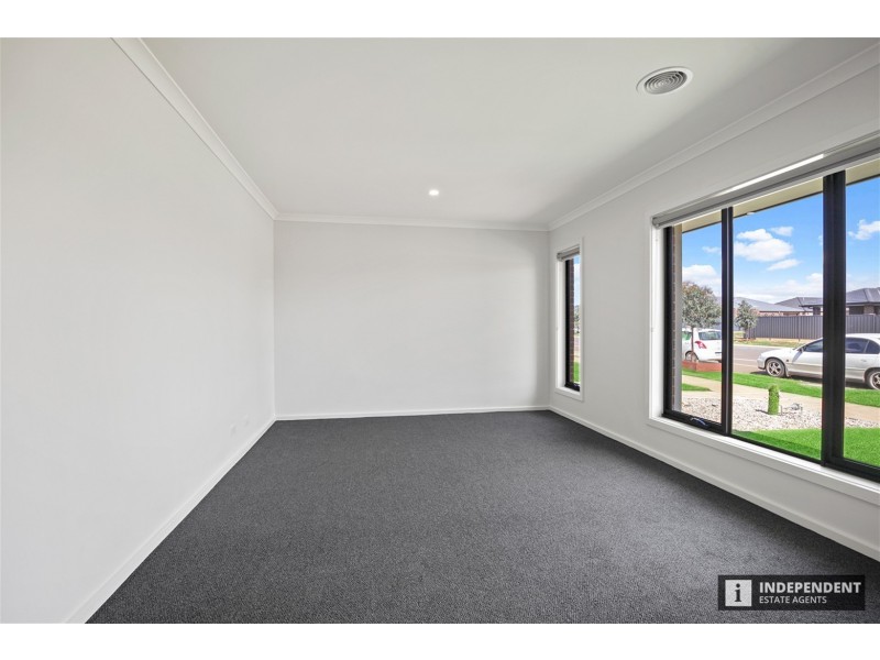 82 Old Bridge blvd, Melton South VIC 3338