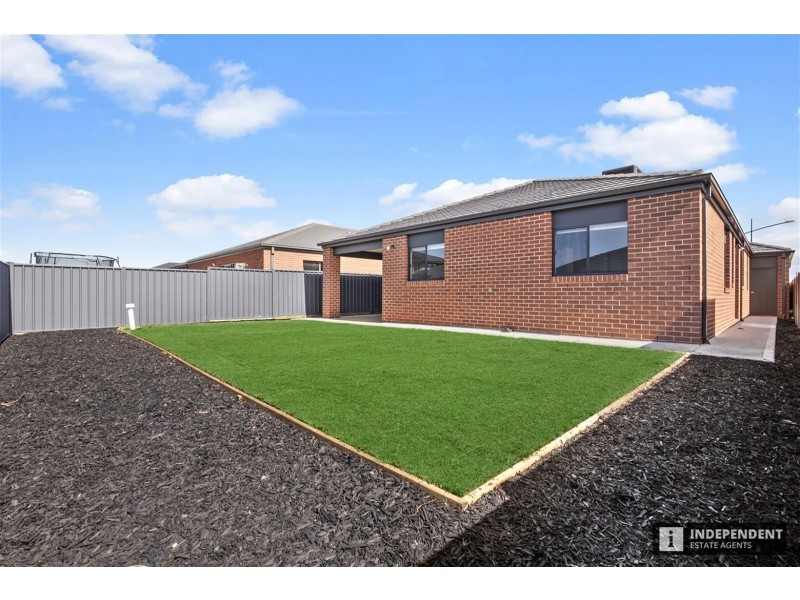 82 Old Bridge blvd, Melton South VIC 3338