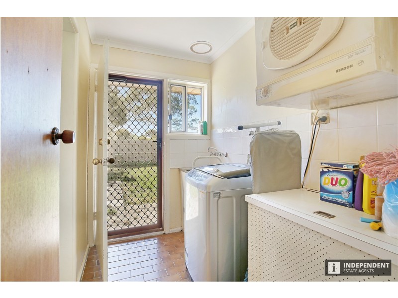 21 Connel Drive, Melton South VIC 3338