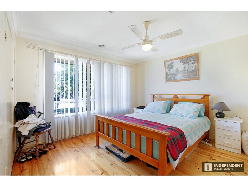 21 Connel Drive, Melton South VIC 3338