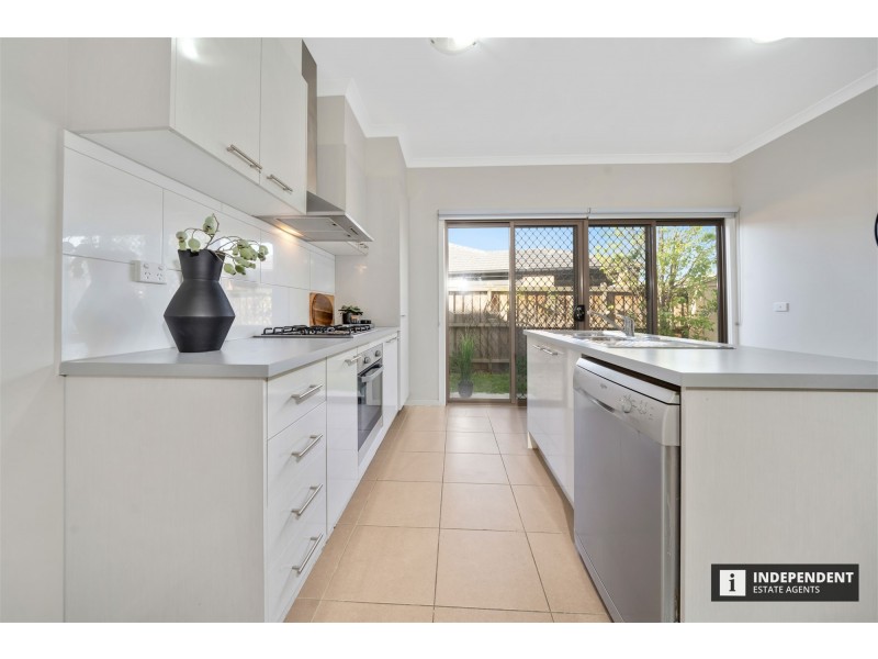 31 Zeta Circuit, Cranbourne North VIC 3977