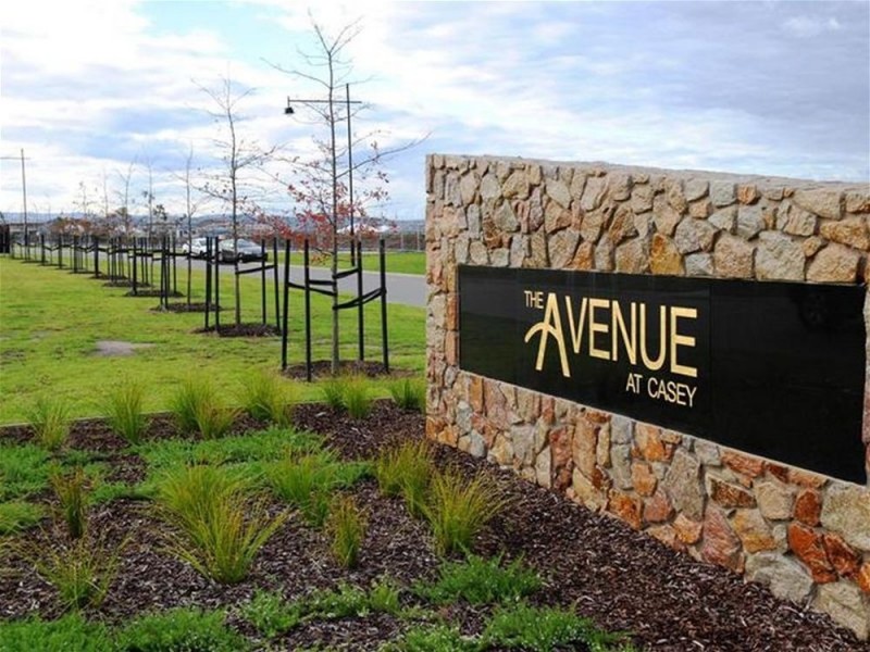 31 Zeta Circuit, Cranbourne North VIC 3977