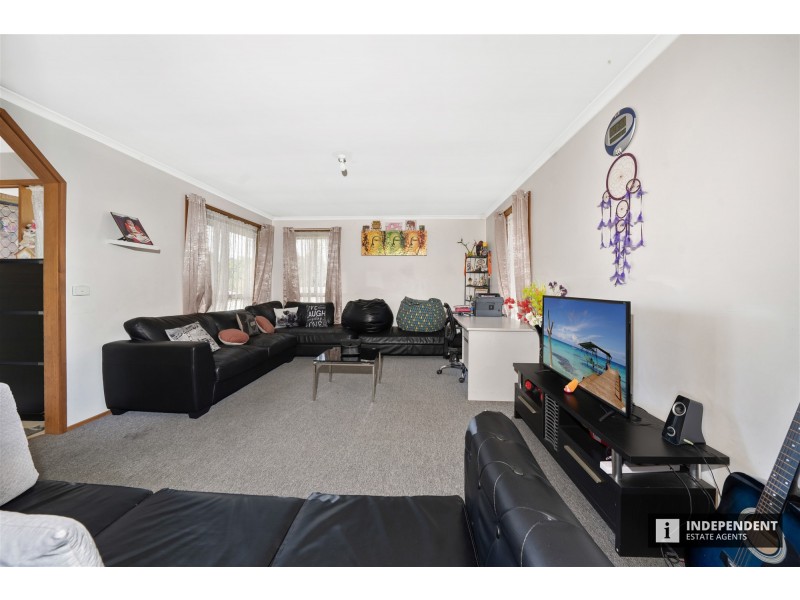 68 Cairns Road, Hampton Park VIC 3976