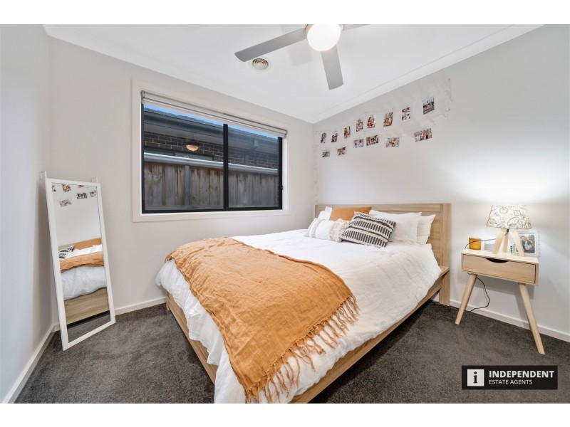 12 Palacio Terrace, Clyde North VIC 3978