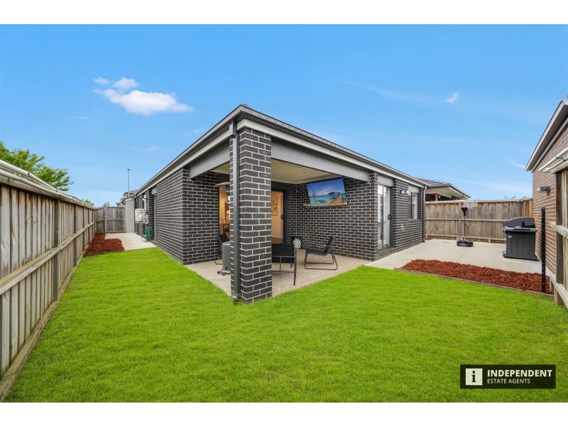 12 Palacio Terrace, Clyde North VIC 3978