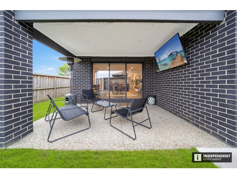 12 Palacio Terrace, Clyde North VIC 3978