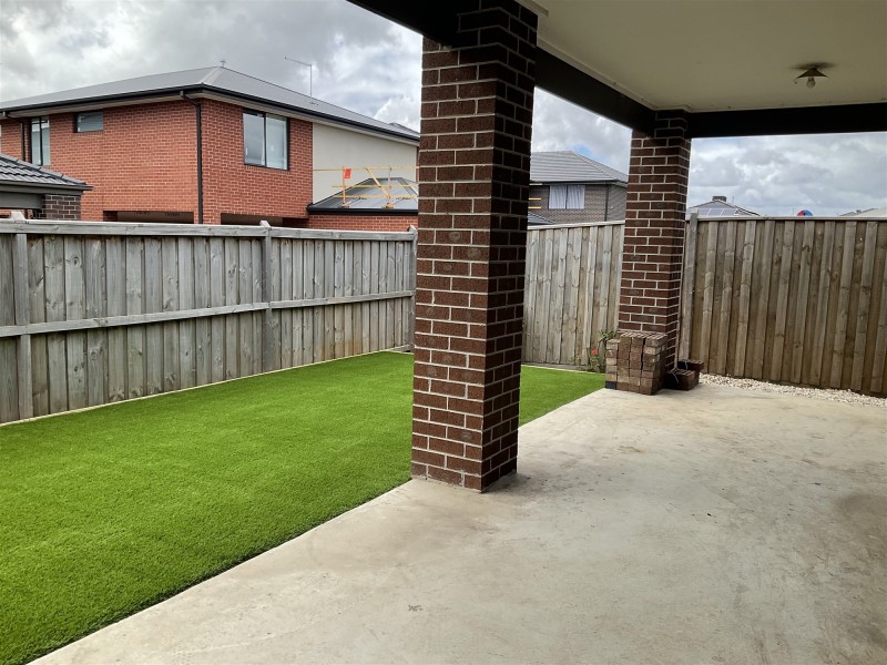 23 Lancelot avenue, Clyde VIC 3978