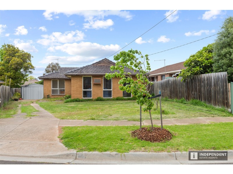 16 Hudson Place, Melton VIC 3337