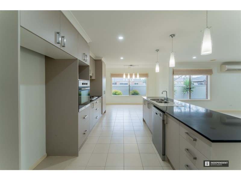 43  Statesman Circuit, Cranbourne East VIC 3977