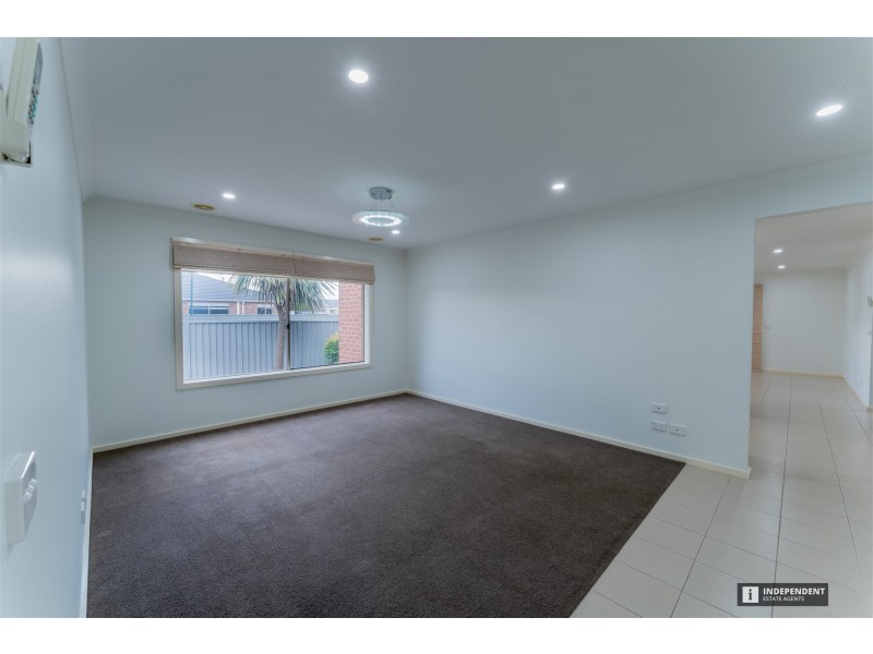 43  Statesman Circuit, Cranbourne East VIC 3977
