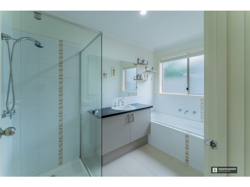 43  Statesman Circuit, Cranbourne East VIC 3977