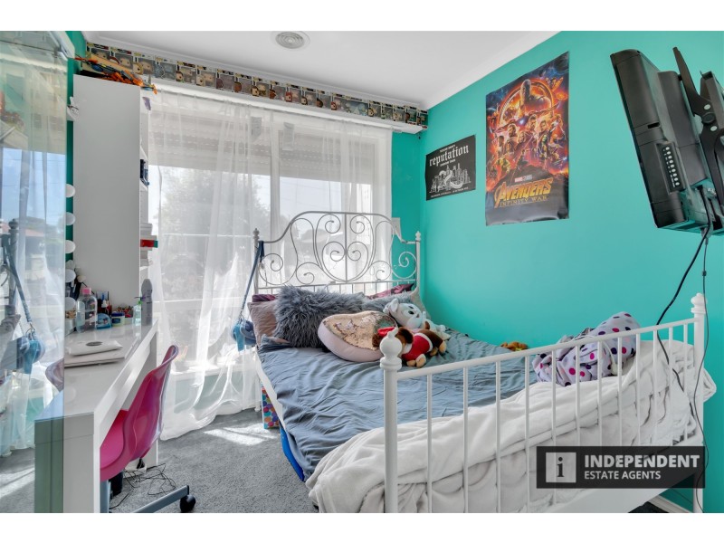 14 Connel drive, Melton South VIC 3338