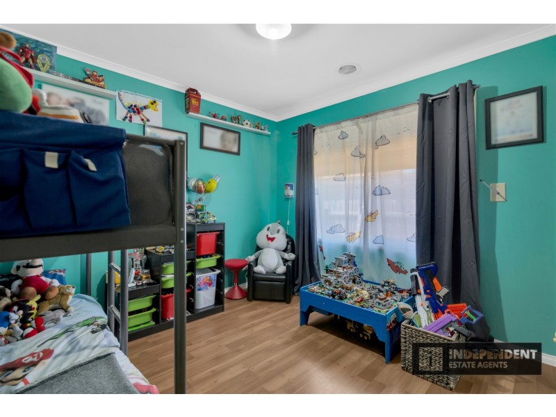 14 Connel drive, Melton South VIC 3338