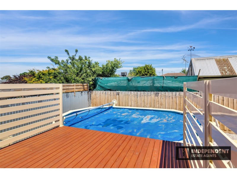 14 Connel drive, Melton South VIC 3338