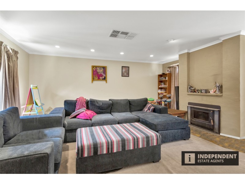 6 Risson street, Melton South VIC 3338