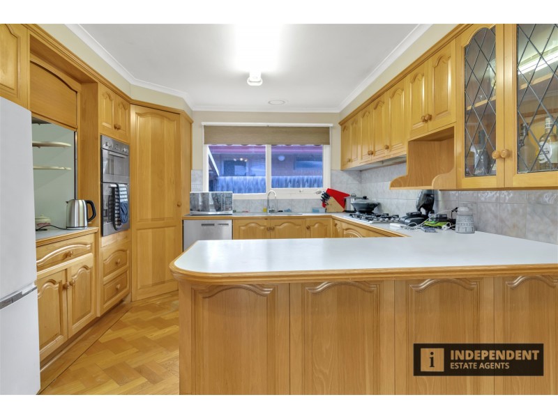 6 Risson street, Melton South VIC 3338