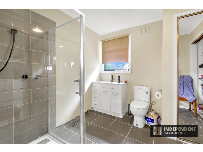 6 Risson street, Melton South VIC 3338