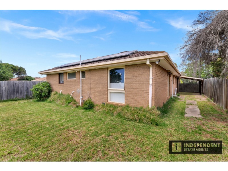 6 Risson street, Melton South VIC 3338