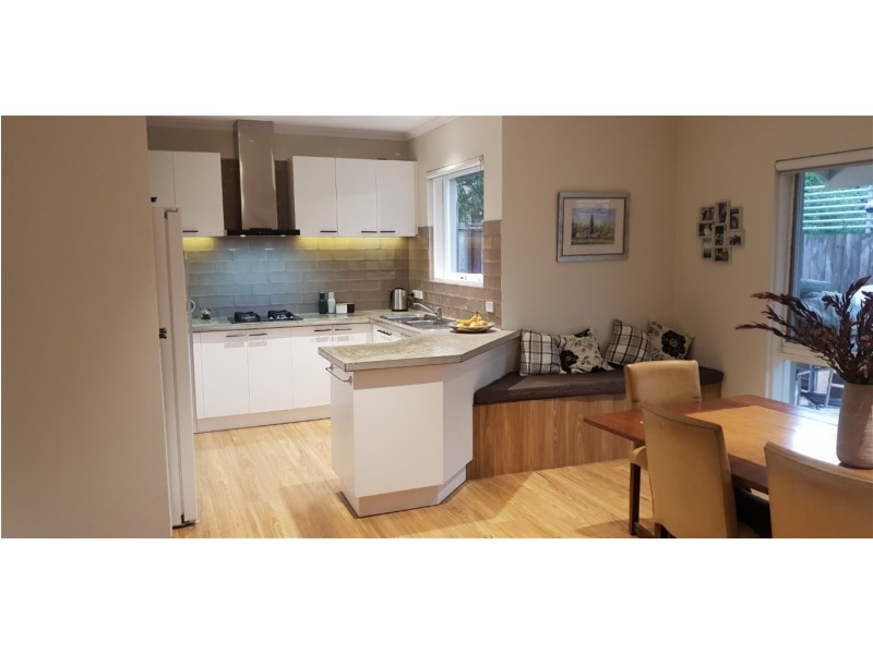 4/10 Wilton Grove, Elwood VIC 3184