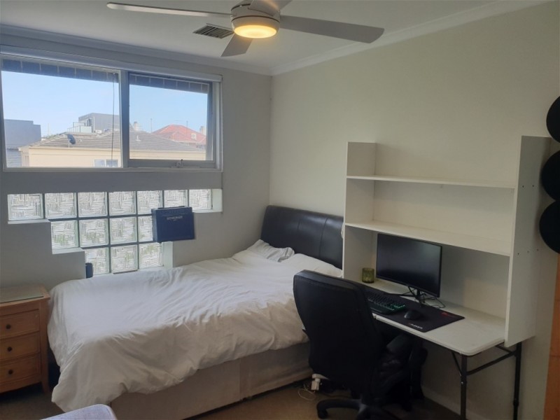 4/10 Wilton Grove, Elwood VIC 3184