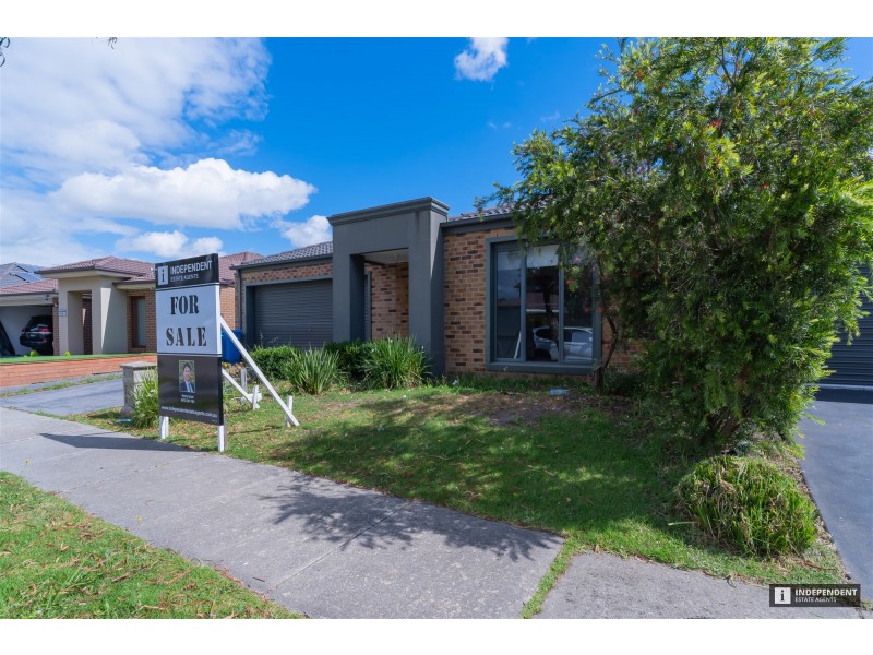 11 Beechtree Way, Cranbourne North VIC 3977