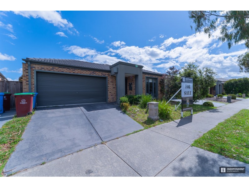 11 Beechtree Way, Cranbourne North VIC 3977