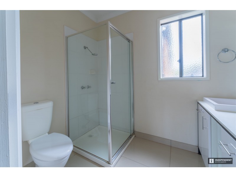 11 Beechtree Way, Cranbourne North VIC 3977