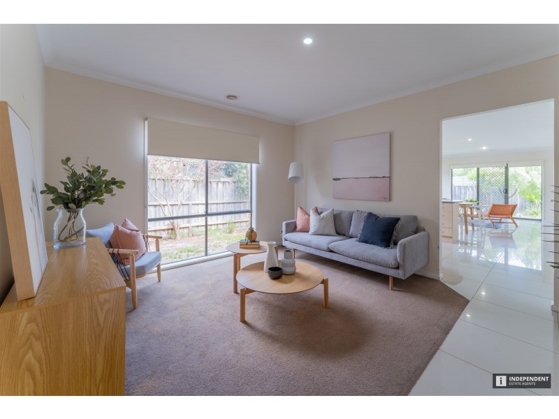 11 Beechtree Way, Cranbourne North VIC 3977
