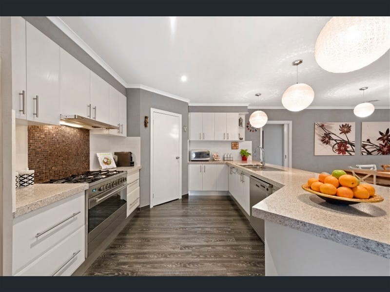 9 Highfield way, Kurunjang VIC 3337