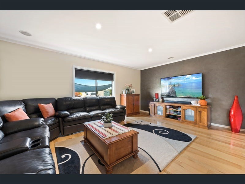 9 Highfield way, Kurunjang VIC 3337