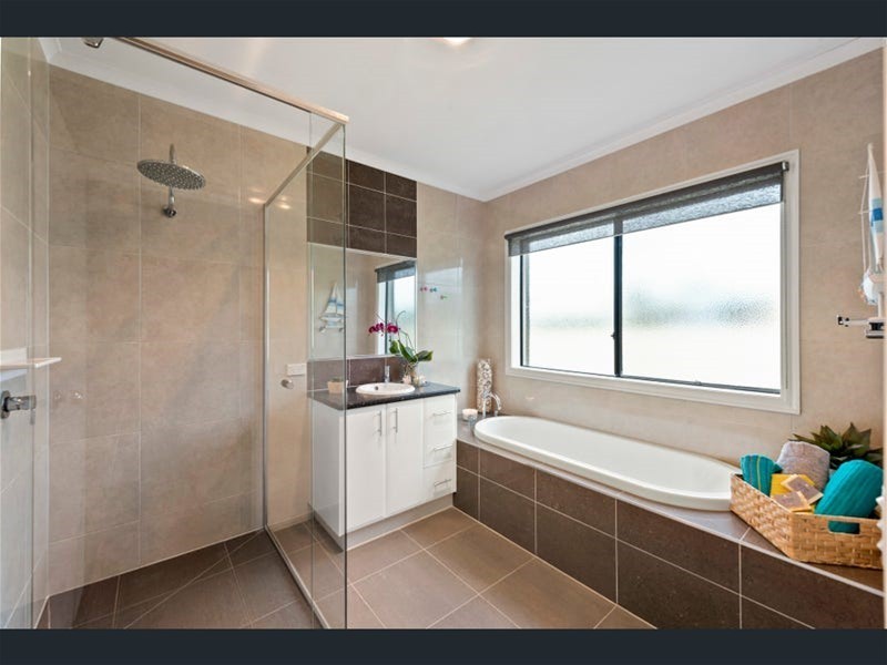 9 Highfield way, Kurunjang VIC 3337