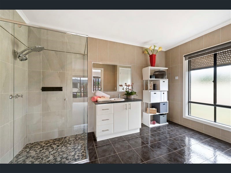 9 Highfield way, Kurunjang VIC 3337