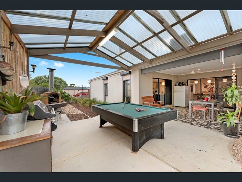 9 Highfield way, Kurunjang VIC 3337