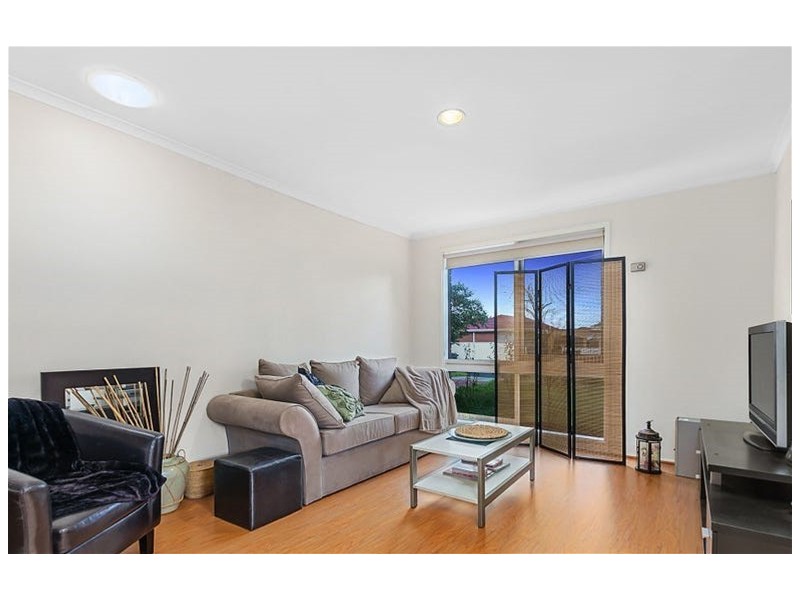 1/36  kurrajong crescent, Melton South VIC 3338