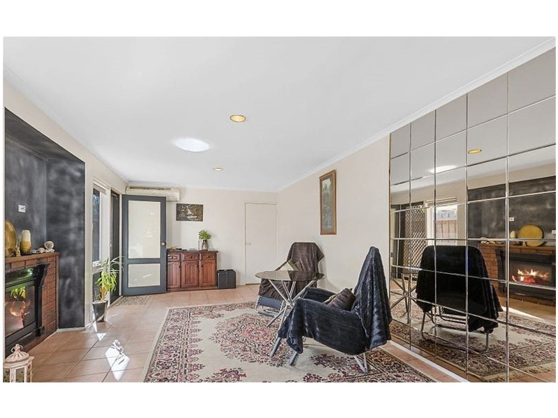 1/36  kurrajong crescent, Melton South VIC 3338