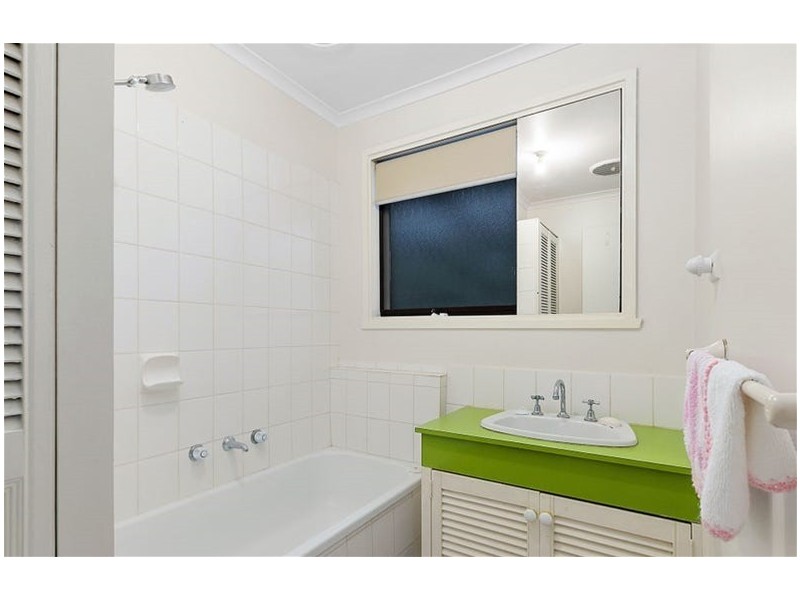 1/36  kurrajong crescent, Melton South VIC 3338