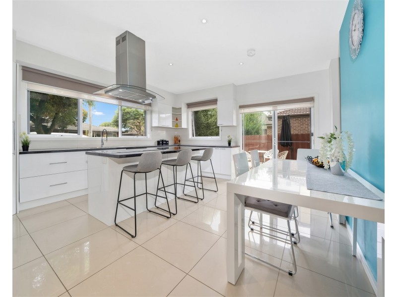 1A Redgdon Av, Frankston VIC 3199