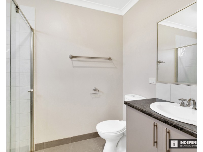 8 Barley grass Crescent, Brookfield VIC 3338