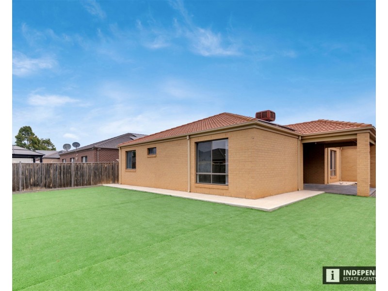 8 Barley grass Crescent, Brookfield VIC 3338