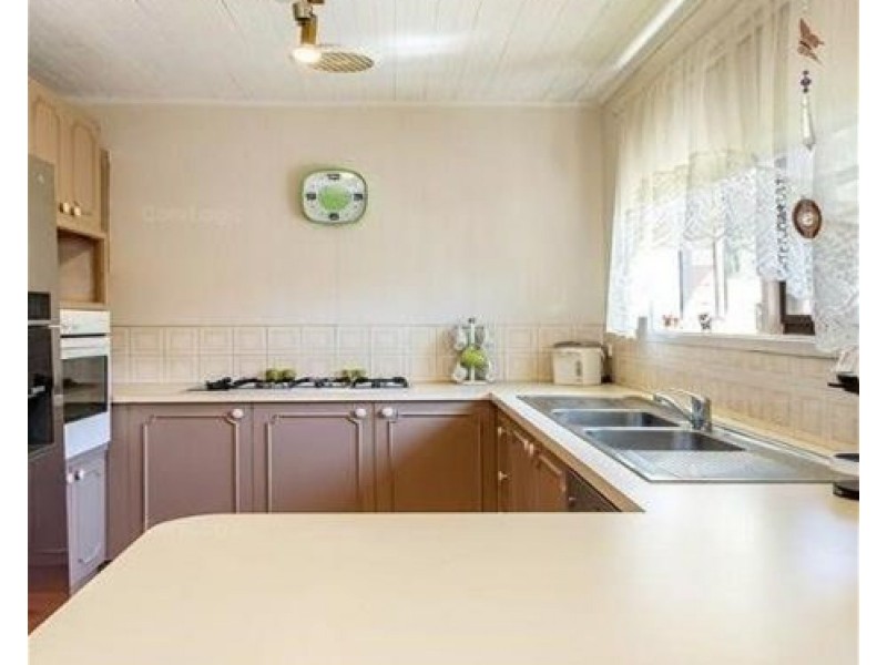 17 Liardet Crescent, Frankston VIC 3199